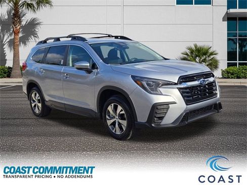 Used 2025 Subaru Ascent Premium image 3