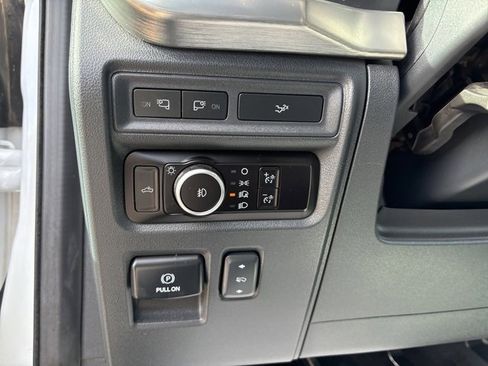 Used 2023 Ford F150 Lariat w/ Trailer Tow Package image 26