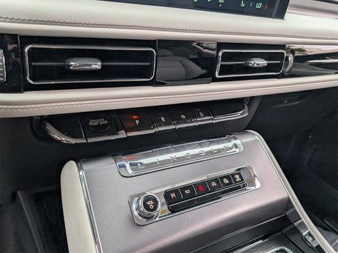 New 2026 Lincoln Aviator AWD image 22