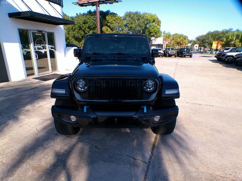 Used 2024 Jeep Wrangler High Altitude image 3