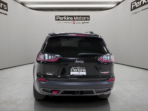 Used 2019 Jeep Cherokee Trailhawk AWD/4WD image 4