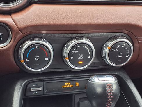 Used 2019 MAZDA MX-5 Miata RF Grand Touring image 16