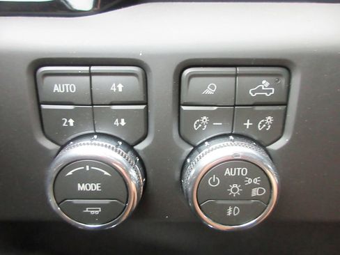 New 2026 GMC Sierra 1500 AT4 w/ AT4 Premium Package AWD/4WD image 18