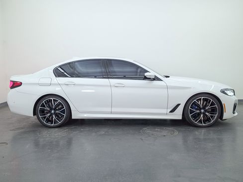 Used 2022 BMW M550i xDrive w/ Premium Package AWD/4WD image 2