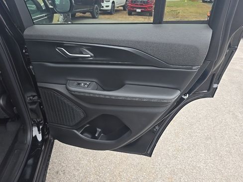 New 2025 Jeep Grand Cherokee Laredo X image 12