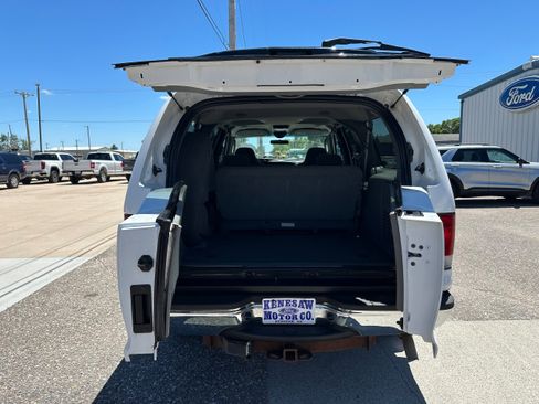 Used 2004 Ford Excursion XLT AWD/4WD image 29