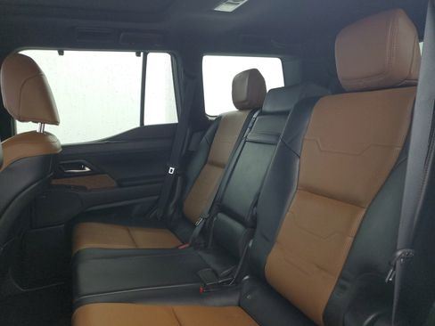 Used 2024 Lexus GX 550 w/ Accessory Package (Z1) AWD/4WD image 13