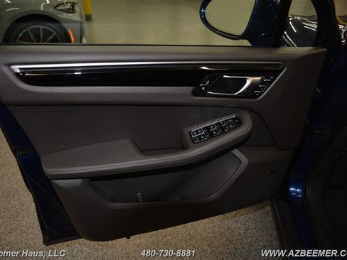 Used 2023 Porsche Macan image 37