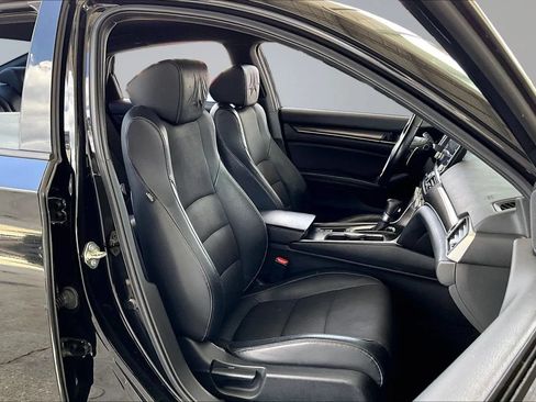 Used 2018 Honda Accord Sport image 25