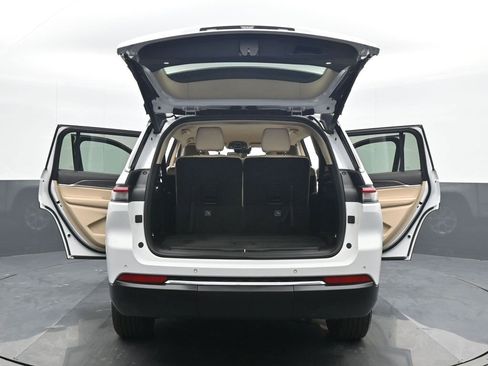 Used 2022 Jeep Grand Cherokee L Limited image 25