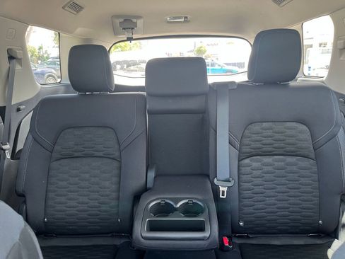 Used 2025 Nissan Pathfinder SV FWD image 41