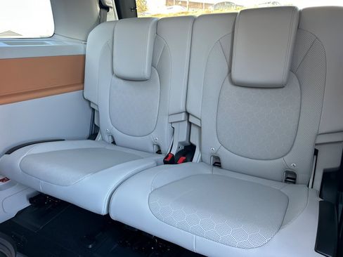 New 2025 Volkswagen ID. Buzz 1st Edition image 13