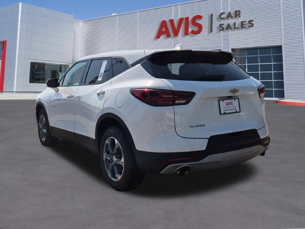 Used 2025 Chevrolet Blazer LT FWD image 9