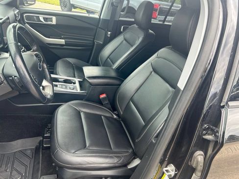 Used 2020 Ford Explorer XLT w/ Equipment Group 202A AWD/4WD image 10