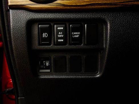 Used 2019 Nissan Titan SL AWD/4WD image 30
