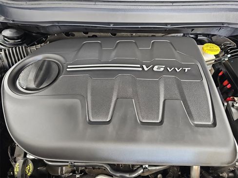 Used 2022 Jeep Cherokee Limited image 35