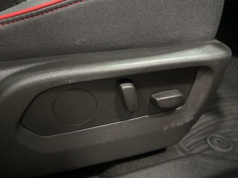 Used 2023 Buick Envision Essence w/ Technology Package I image 14