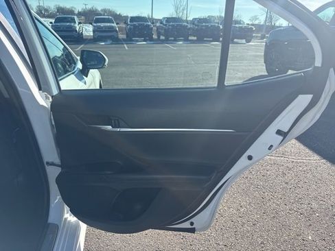 Used 2024 Toyota Camry SE image 20