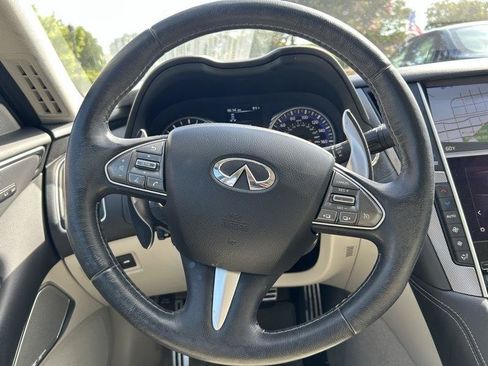 Used 2017 INFINITI Q50 Sport w/ Driver Assistance Package RWD image 10