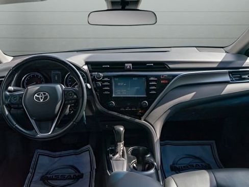 Used 2018 Toyota Camry SE FWD image 7