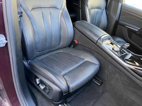 Used 2021 BMW X7 xDrive40i w/ M Sport Package image 29