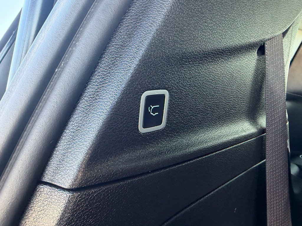 Used 2025 Chrysler Pacifica Select FWD image 27