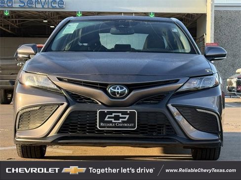 Used 2023 Toyota Camry SE w/ Convenience Package image 3