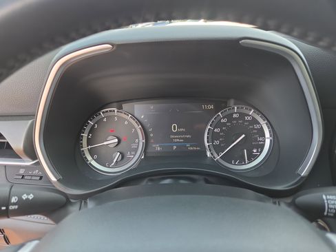 Certified 2022 Toyota Highlander XLE image 28