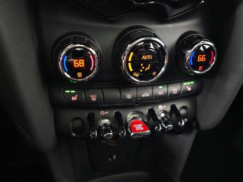 Used 2021 MINI Cooper 4-Door Hardtop FWD image 24