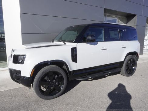 New 2026 Land Rover Defender 110 X-Dynamic SE image 3