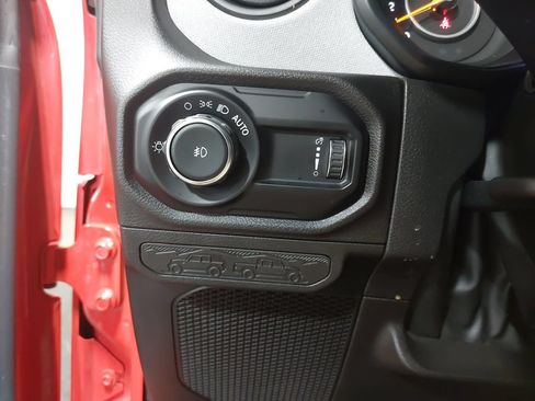 Used 2025 Jeep Wrangler Unlimited Sport AWD/4WD image 25