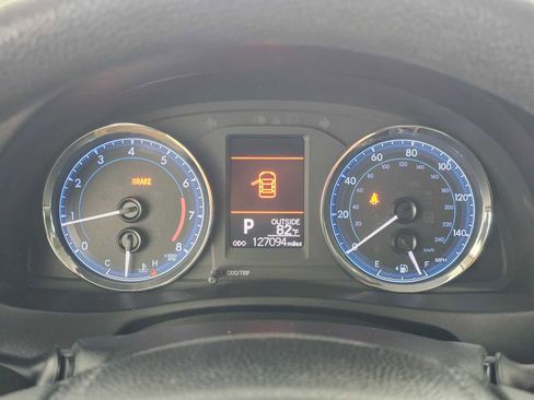 Used 2018 Toyota Corolla LE FWD image 23
