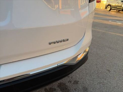 Used 2024 GMC Terrain SLT image 43