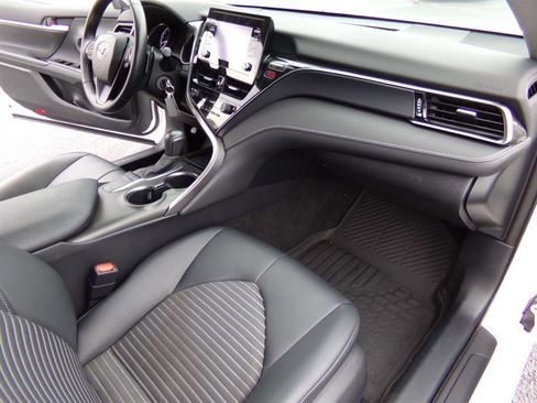 Used 2023 Toyota Camry SE image 22