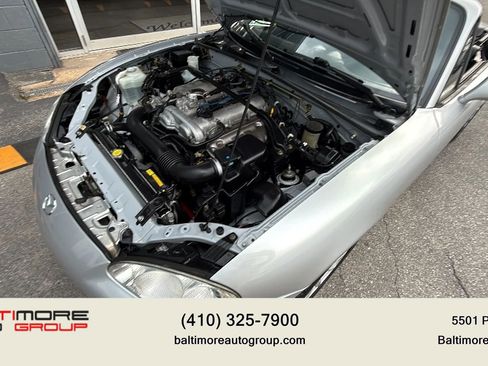 Used 2004 MAZDA MX-5 Miata w/ Cloth Azure Blue Pkg RWD image 27