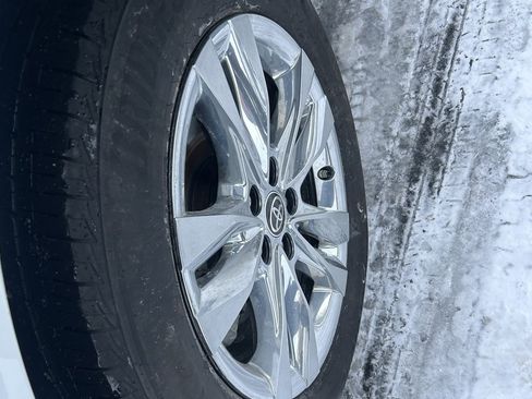 Used 2025 Toyota Sienna XLE w/ XLE Plus Package image 23