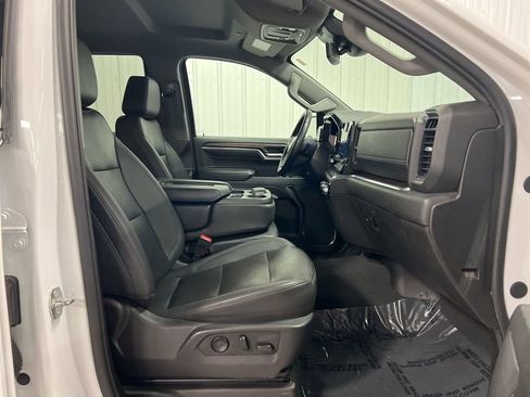 Certified 2024 GMC Sierra 1500 SLT image 9