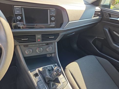 Used 2019 Volkswagen Jetta S image 30