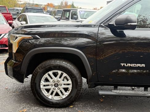 Used 2022 Toyota Tundra SR5 w/ SR5 Convenience Package image 2