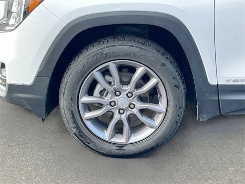 Used 2024 GMC Terrain SLT image 28