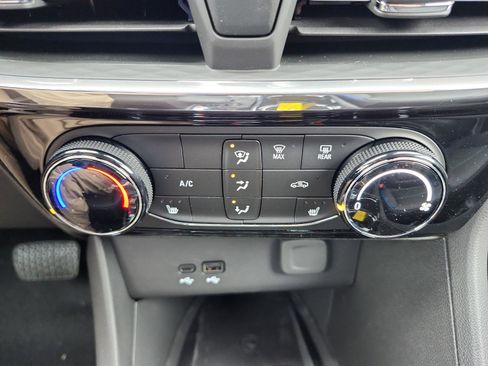 New 2026 Buick Encore GX Sport Touring image 17