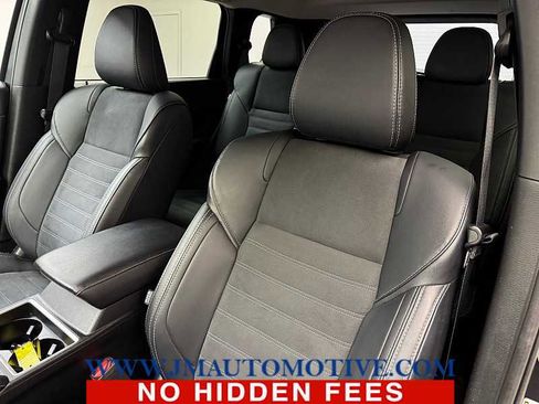 Used 2024 Mitsubishi Outlander SE image 13