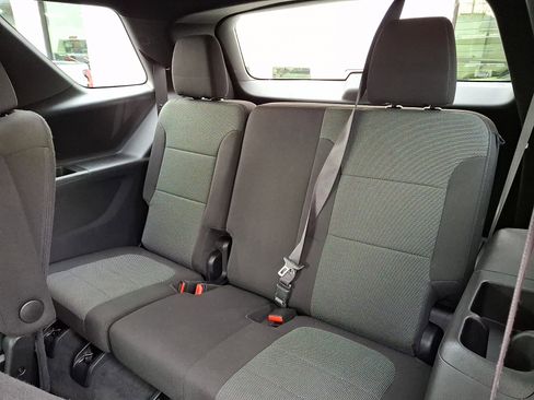 Certified 2023 Chevrolet Traverse LT image 12