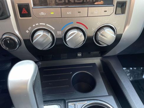 Used 2016 Toyota Tundra SR5 w/ SR5 Upgrade Package image 40