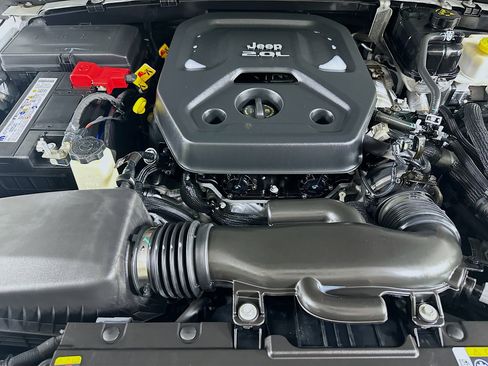 Used 2023 Jeep Wrangler Unlimited Rubicon 4xe image 31