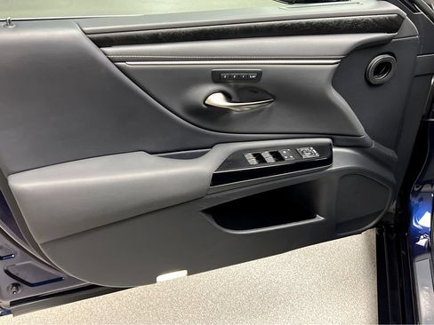 Certified 2025 Lexus ES 350 w/ Premium Package FWD image 38