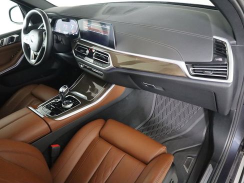 Used 2022 BMW X5 xDrive40i w/ Executive Package image 18