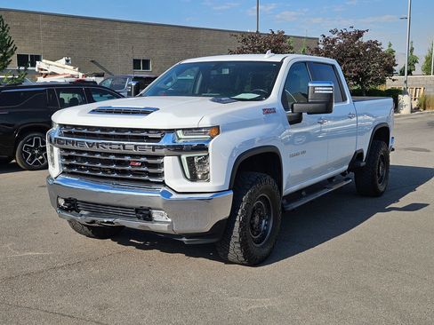 Used 2021 Chevrolet Silverado 2500 LTZ w/ Z71 Off-Road Package AWD/4WD image 8