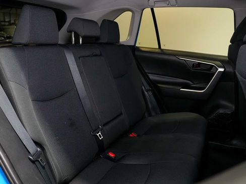 Used 2019 Toyota RAV4 LE FWD image 24