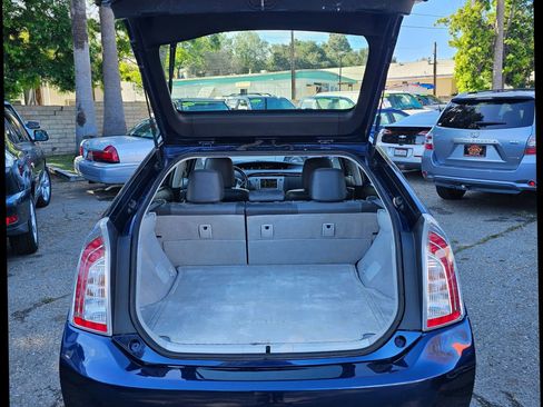 Used 2015 Toyota Prius Four w/ Deluxe Solar Roof Package image 16